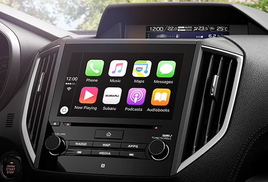 Apple CarPlay<sup>*1</sup> a Android Auto™<sup>*2</sup>